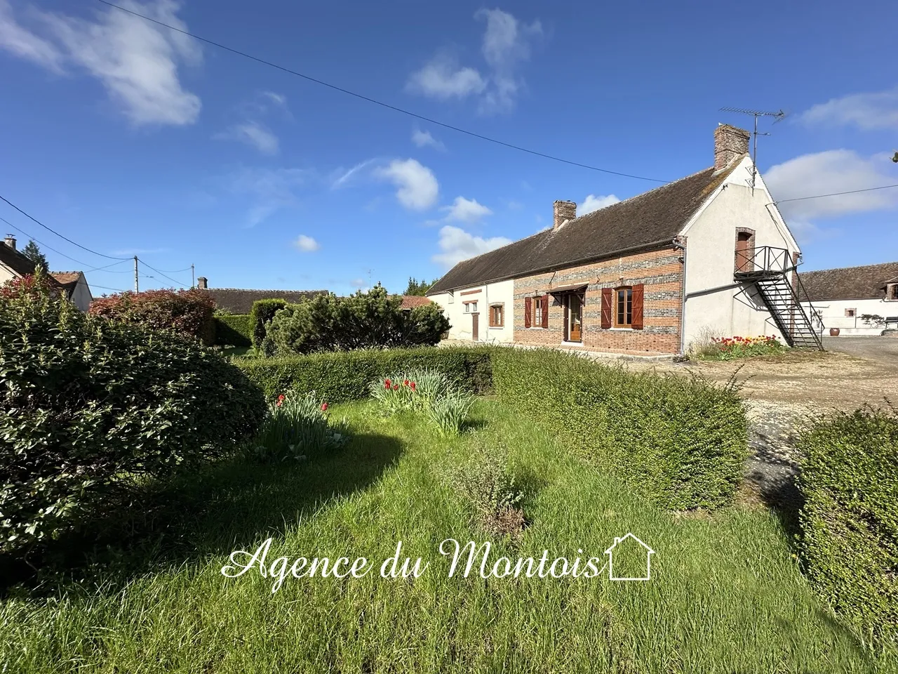 Fermette à rénover à Donnemarie-Dontilly avec jardin de 1300 m² 