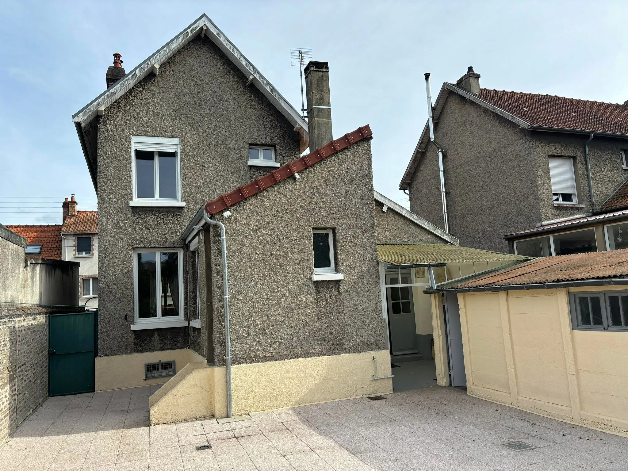 Maison à vendre à Abbeville avec garage et jardin - 965 m² 