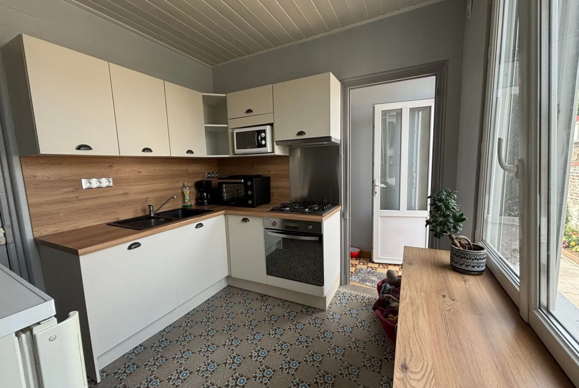 Maison à vendre à Abbeville avec garage et jardin - 965 m² 