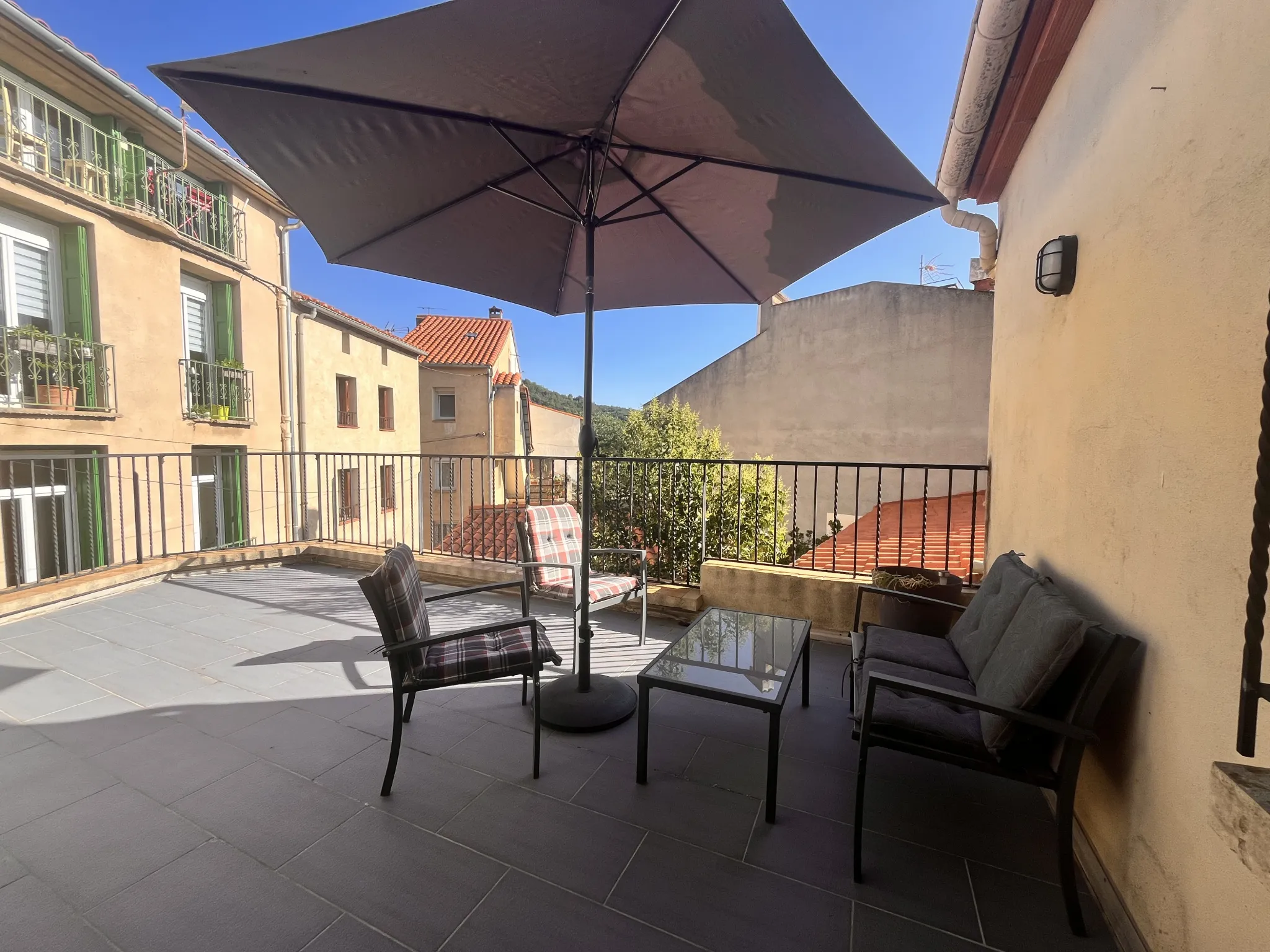 Maison de village rénovée à Céret avec terrasse 