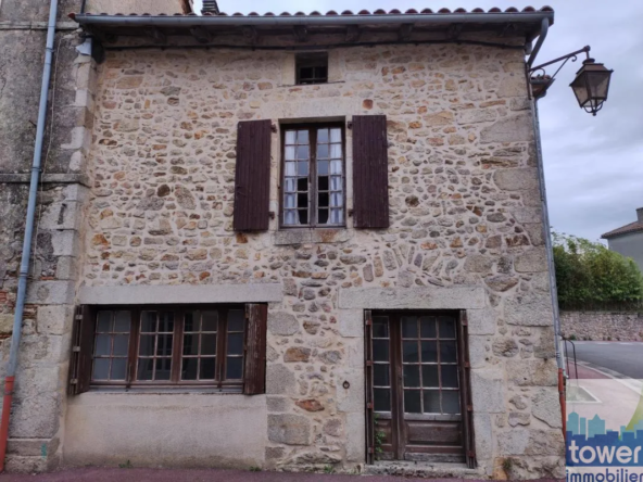 Maison de bourg avec grange et jardin à Champniers et Reilhac