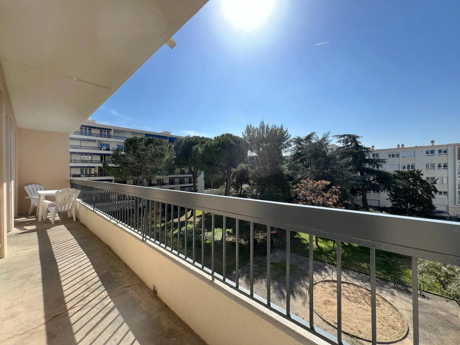 Montpellier Beaux-Arts : Appartement FF4 avec Terrasse et Cave à Vendre 