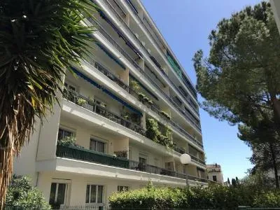 Montpellier Beaux-Arts : Appartement FF4 avec Terrasse et Cave à Vendre 