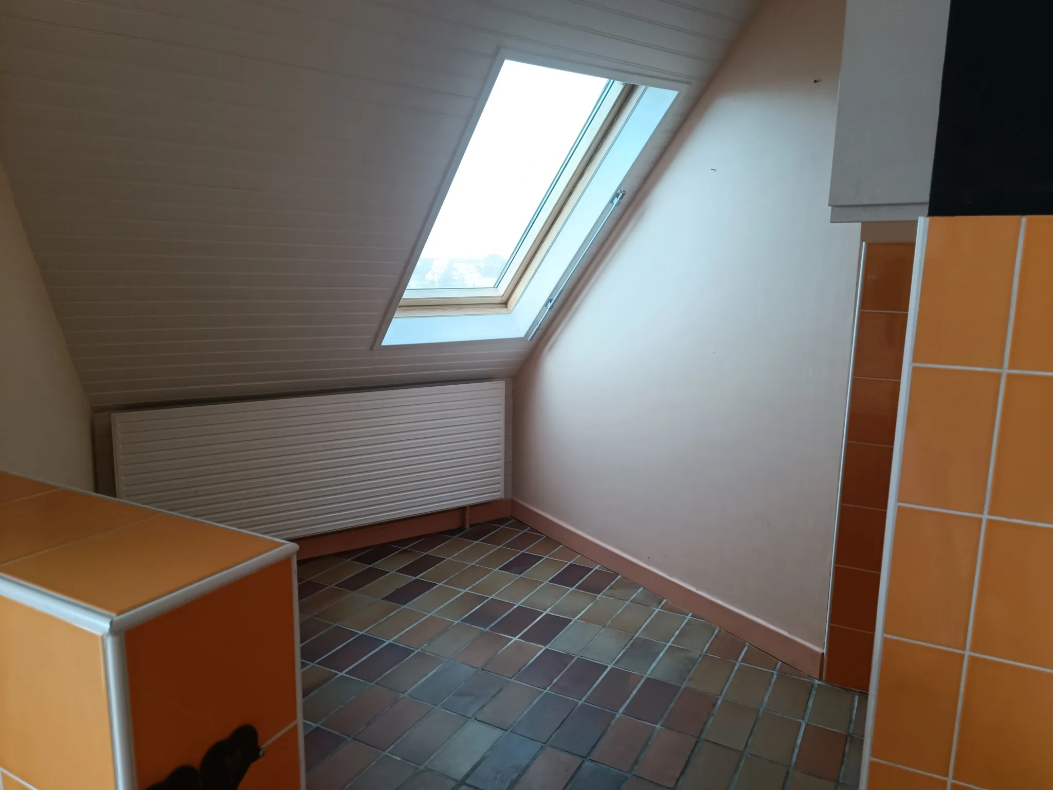 À vendre : Appartement T2 dernier étage à Pau avec vue sur les Pyrénées 