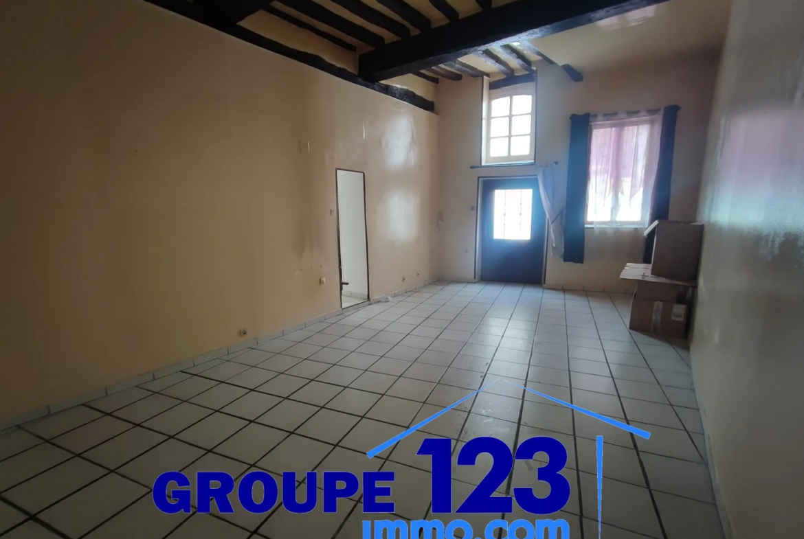 Maison de ville à JOIGNY - 95 m² avec 2 chambres 