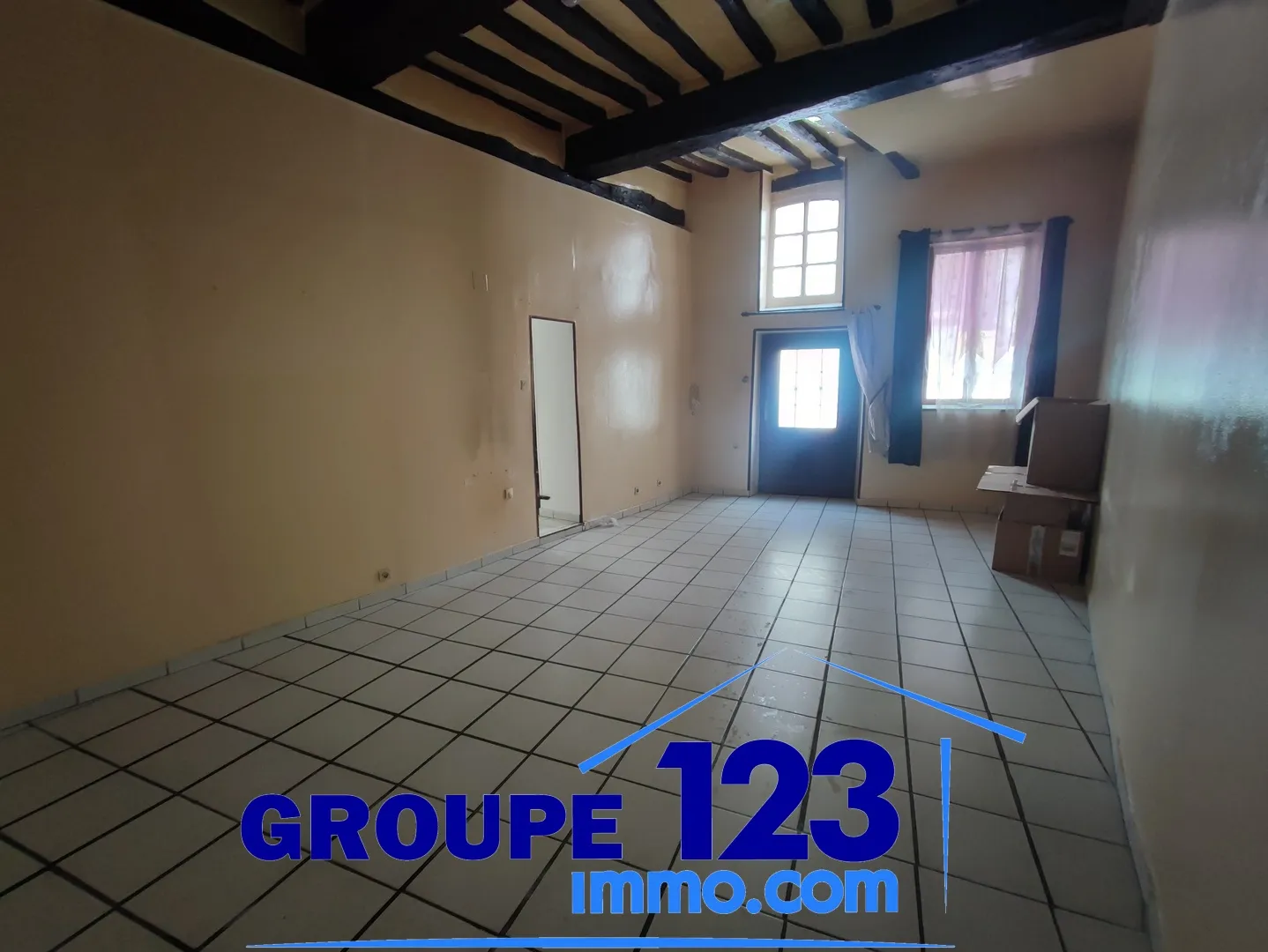 Maison de ville à JOIGNY - 95 m² avec 2 chambres 