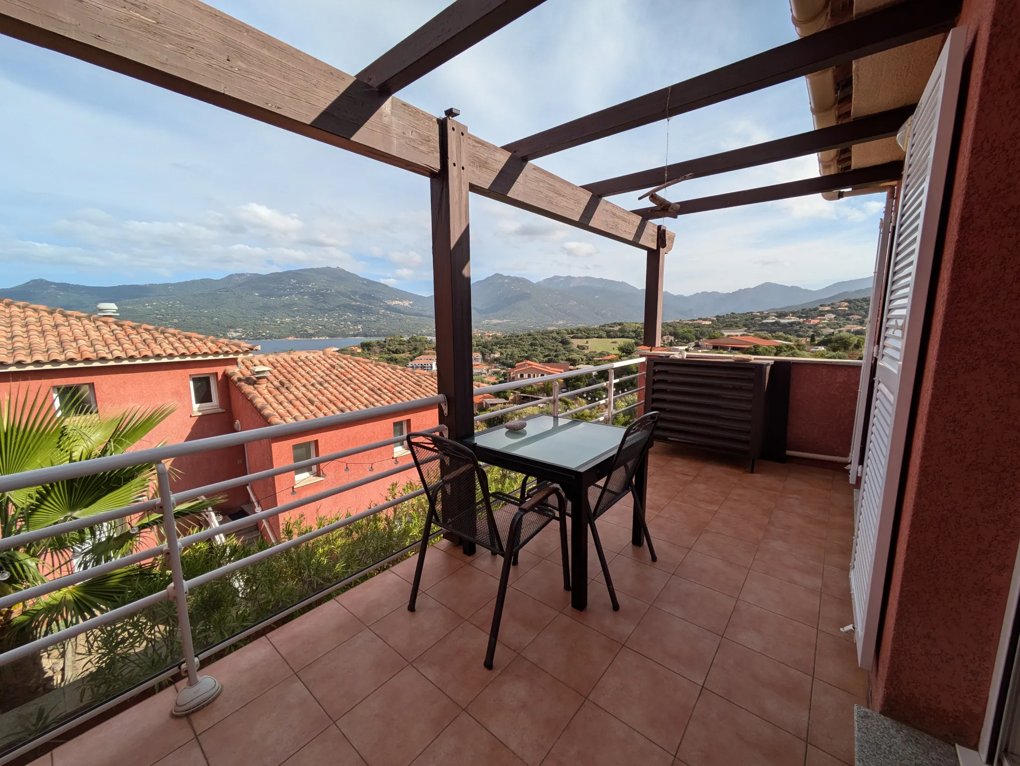 Bel Appartement T3 avec Terrasse et Vue Mer à Propriano 