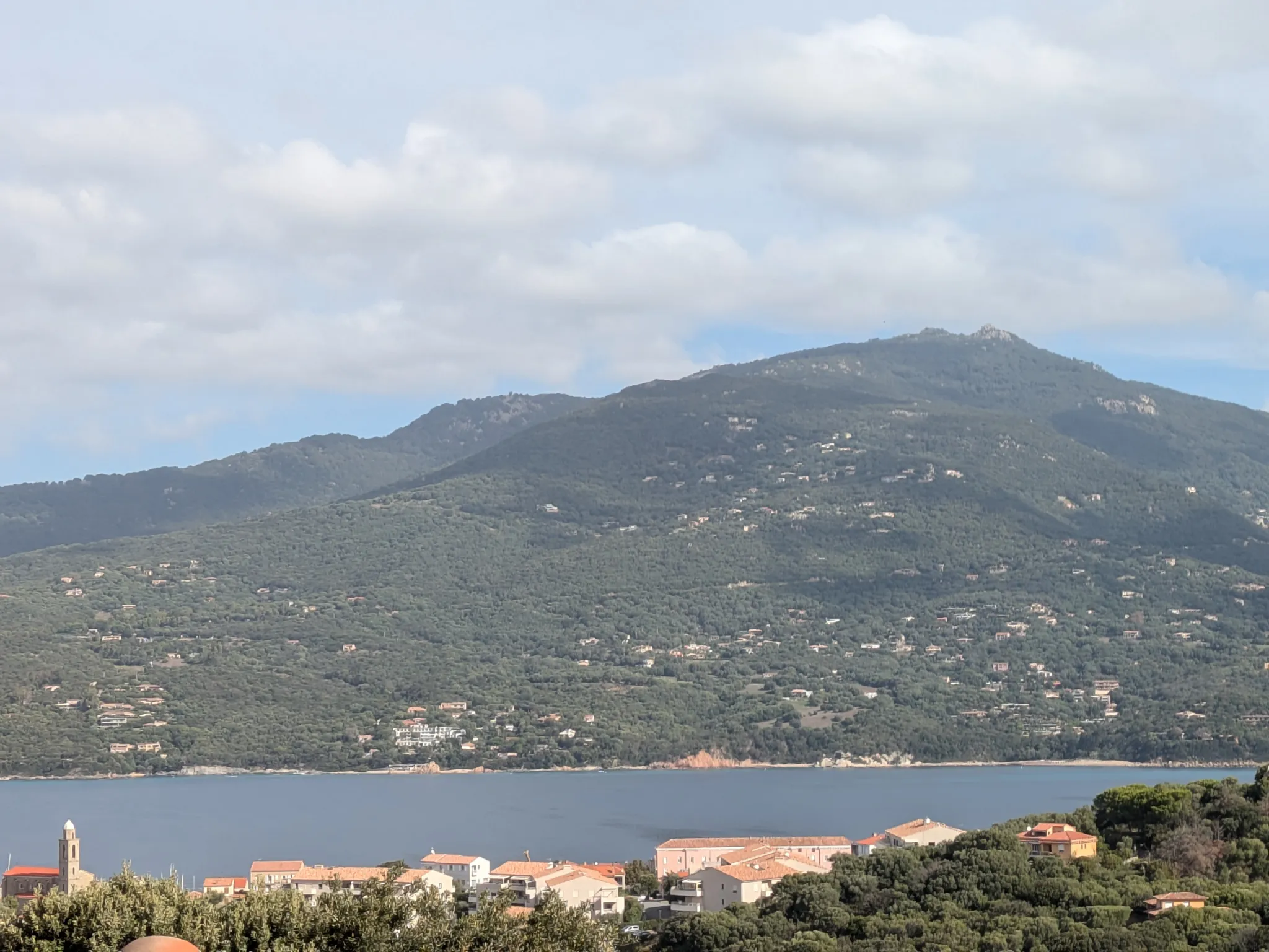 Bel Appartement T3 avec Terrasse et Vue Mer à Propriano 