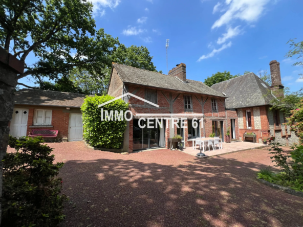 Maison de caractère à La Ferté Macé sur un parc de 2486 m² à 240 000 €