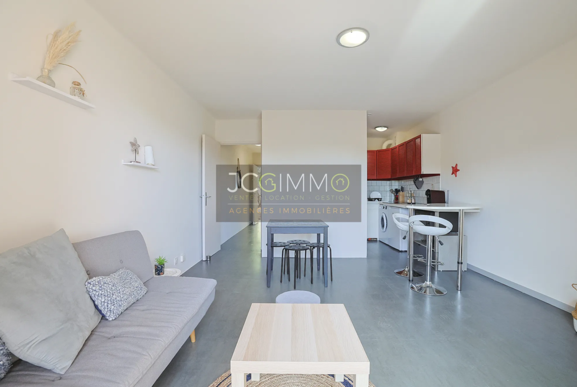 Appartement T2 de 38,01 m² avec terrasse et vue dégagée à Bormes-les-Mimosas 