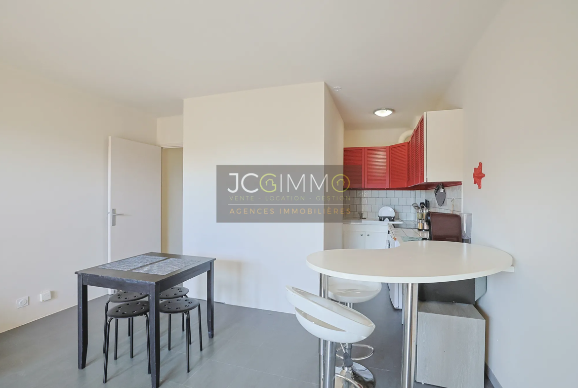 Appartement T2 de 38,01 m² avec terrasse et vue dégagée à Bormes-les-Mimosas 