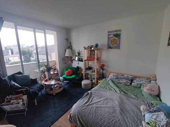 À vendre : Studio lumineux à Puteaux - 24 m² avec balcon