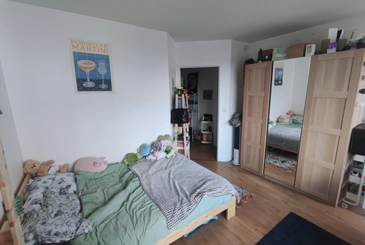 À vendre : Studio lumineux à Puteaux - 24 m² avec balcon 