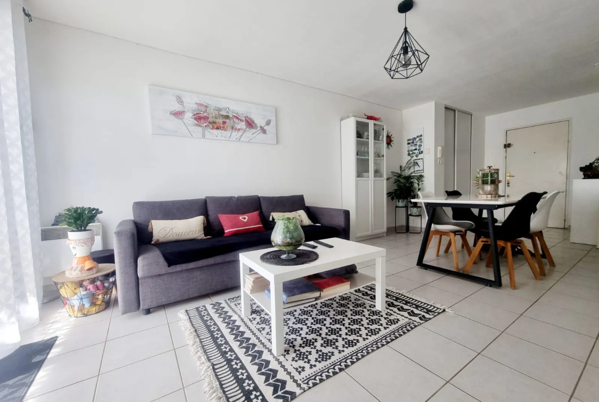 À vendre : Appartement lumineux de Type 2 à Istres 