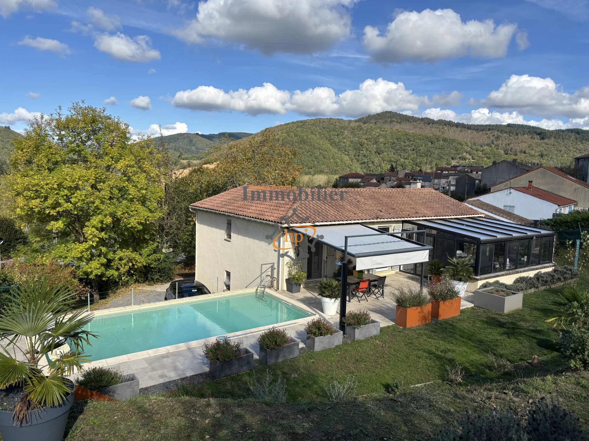 Vente de maison avec piscine à Fayet, 1494 m² de terrain 