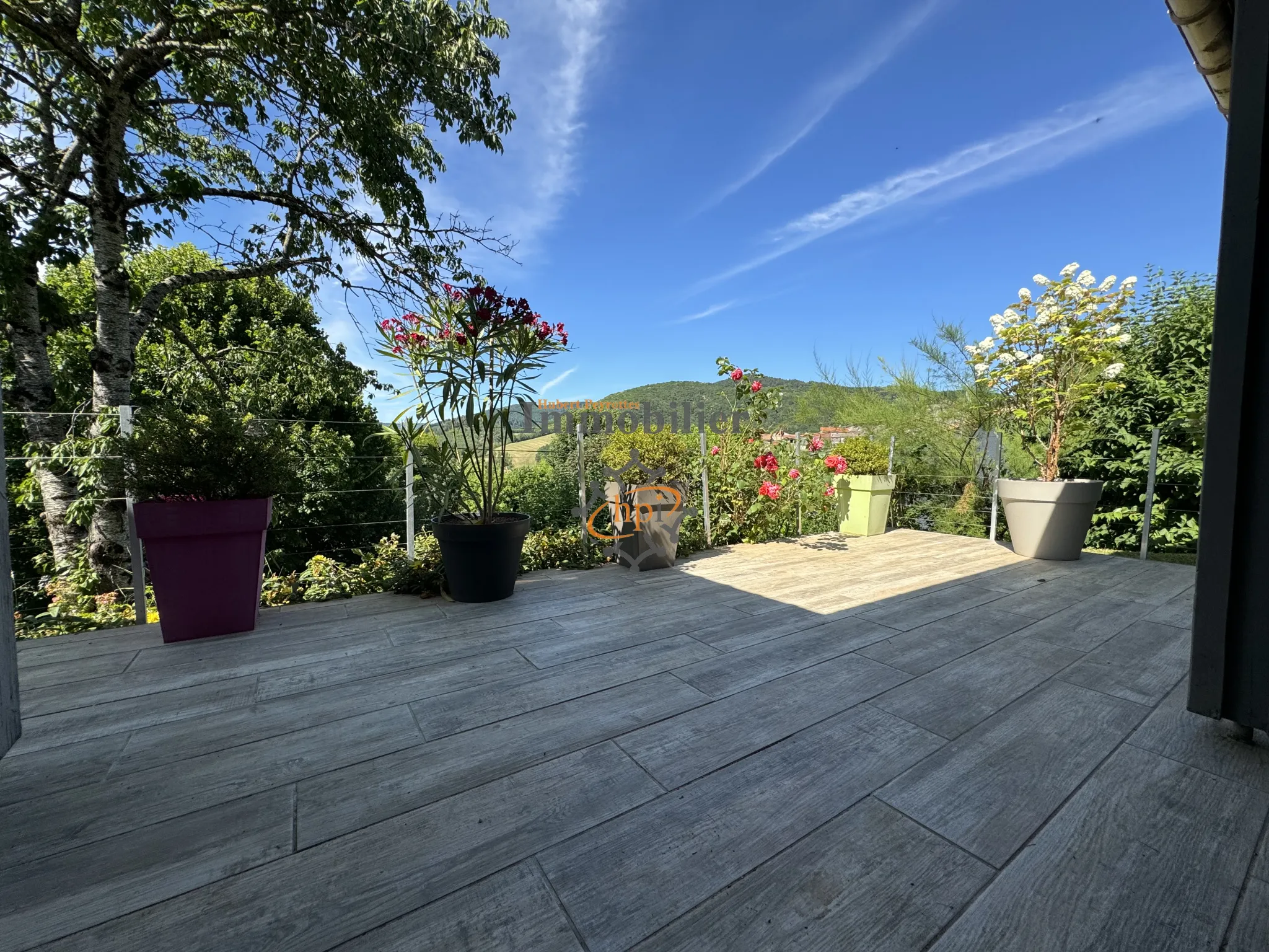 Vente de maison avec piscine à Fayet, 1494 m² de terrain 