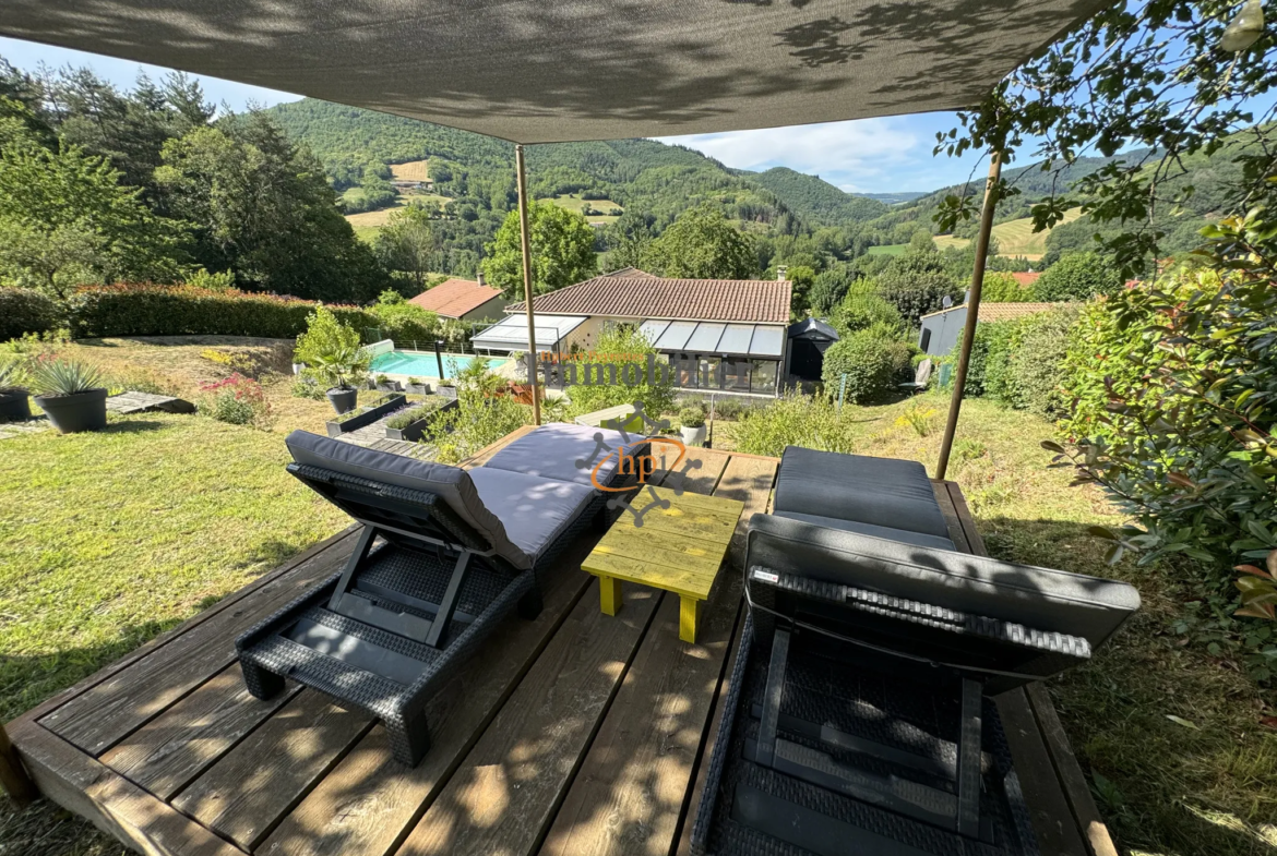 Vente de maison avec piscine à Fayet, 1494 m² de terrain 