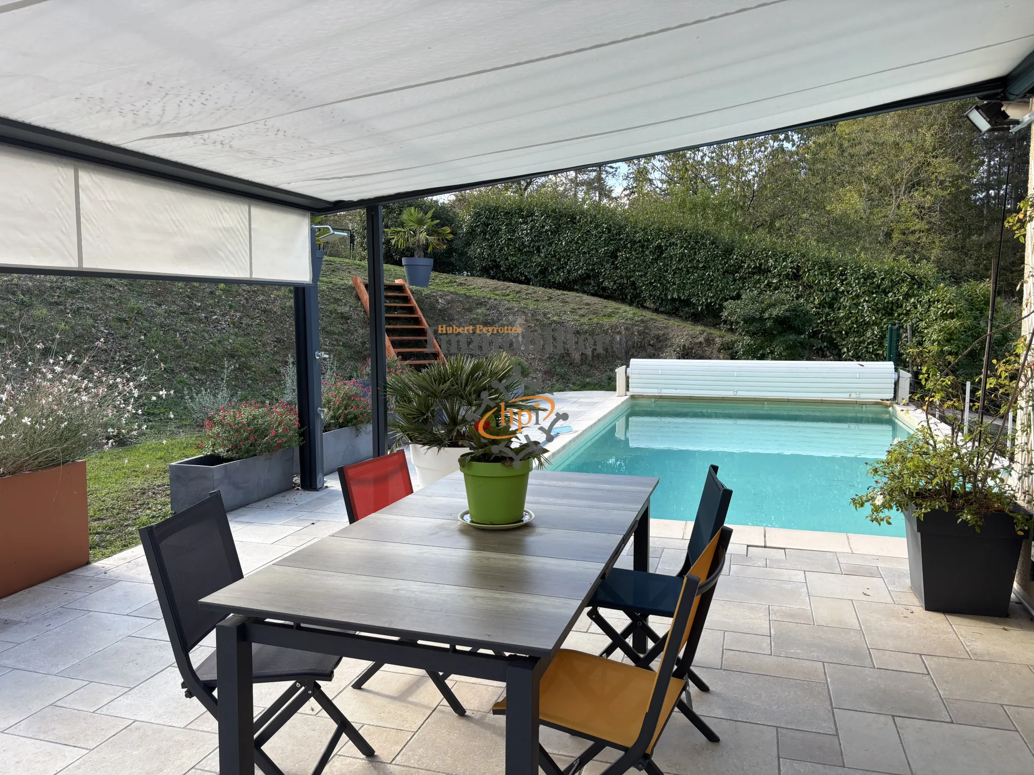 Vente de maison avec piscine à Fayet, 1494 m² de terrain 