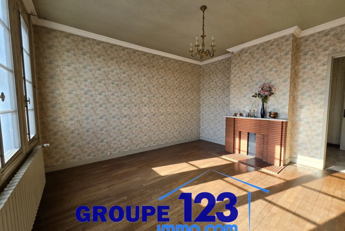 Maison de ville 95 m² avec garage et courette à Auxerre 