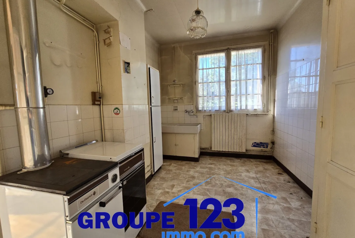 Maison de ville 95 m² avec garage et courette à Auxerre 