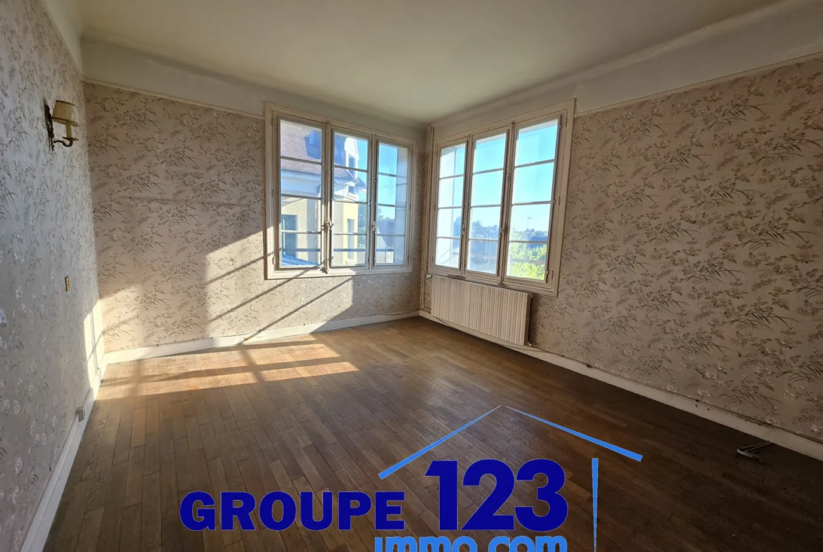 Maison T4 avec cour et garage à vendre à Auxerre 