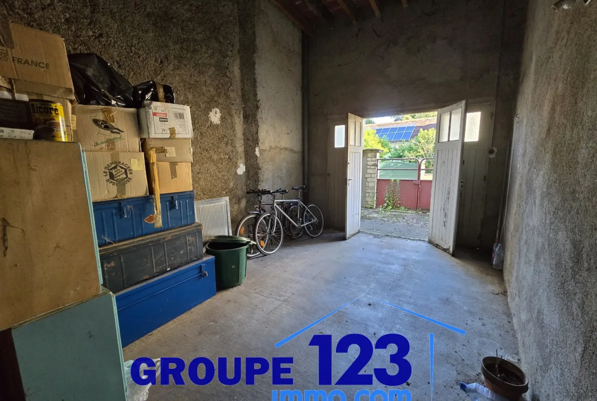 Maison T4 avec cour et garage à vendre à Auxerre 