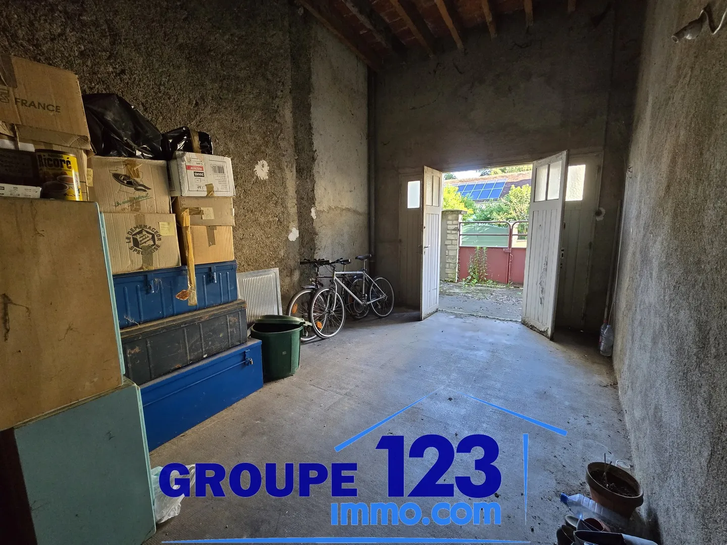 Maison T4 avec cour et garage à vendre à Auxerre 