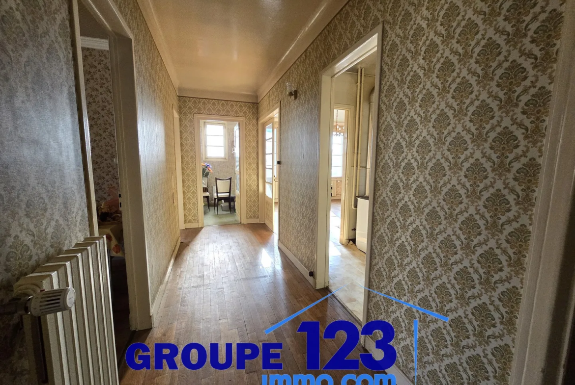 Maison T4 avec cour et garage à vendre à Auxerre 