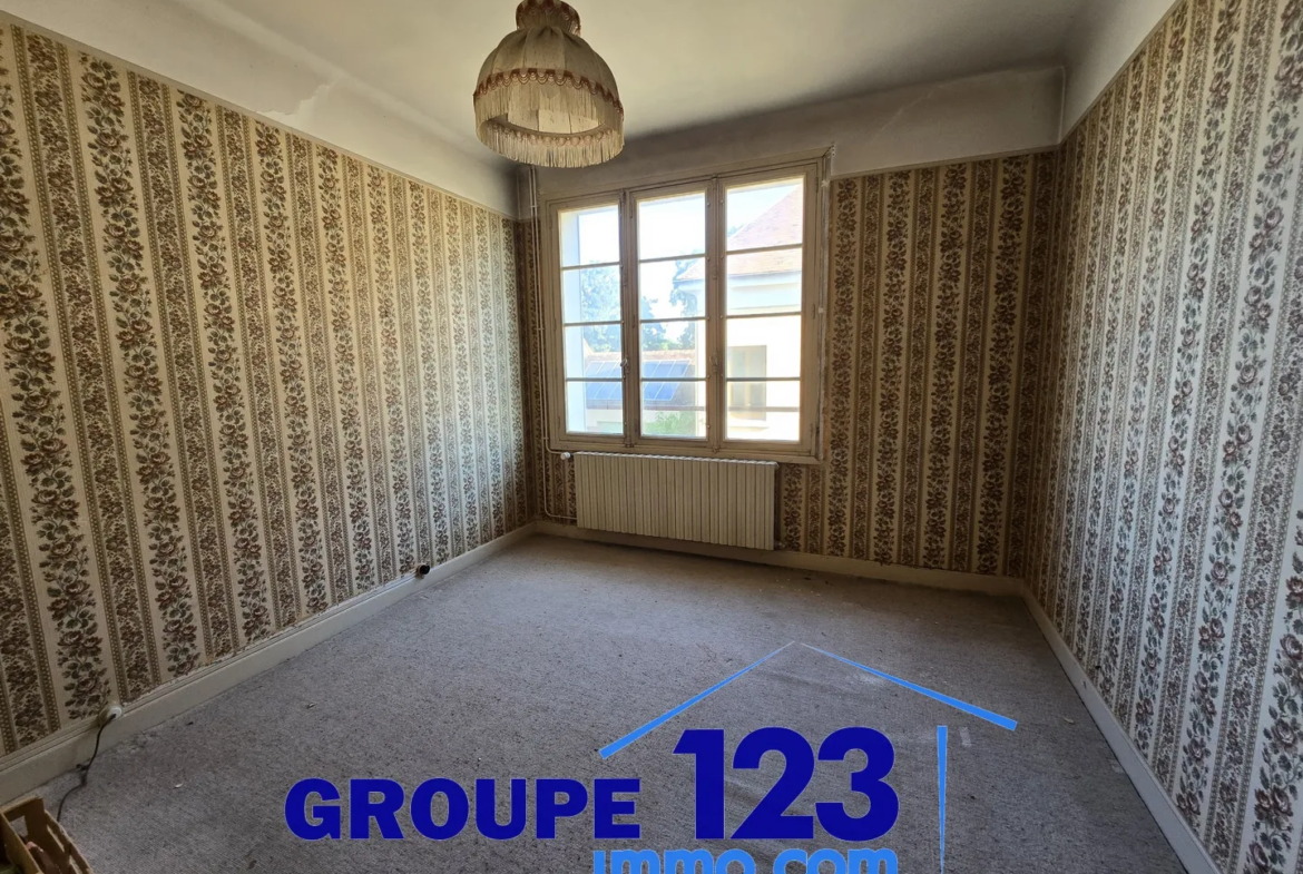 Maison T4 avec cour et garage à vendre à Auxerre 