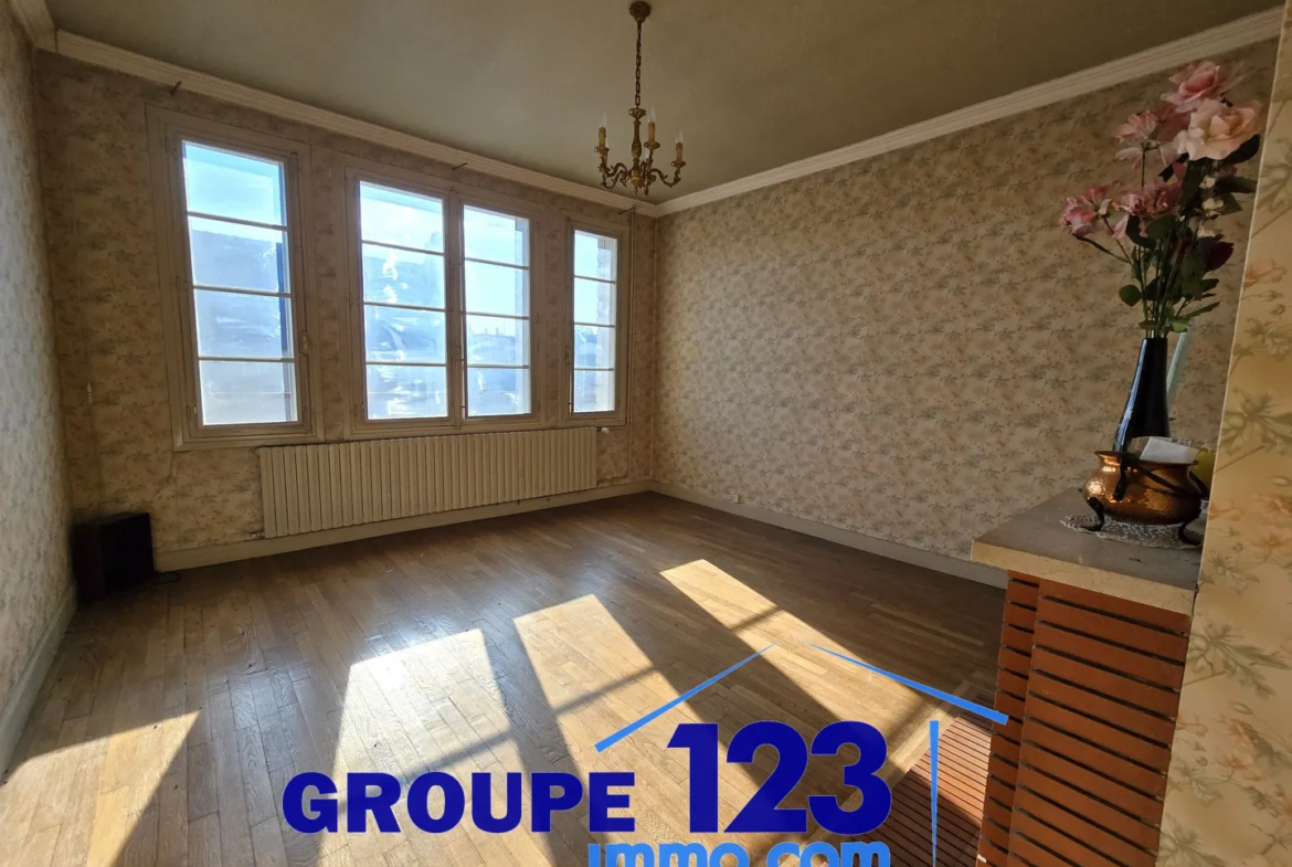 Maison T4 avec cour et garage à vendre à Auxerre 