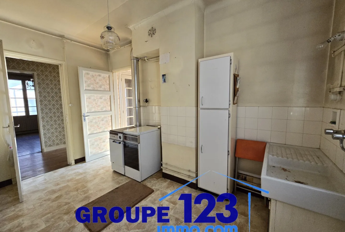 Maison de ville 95 m² avec garage et courette à Auxerre 