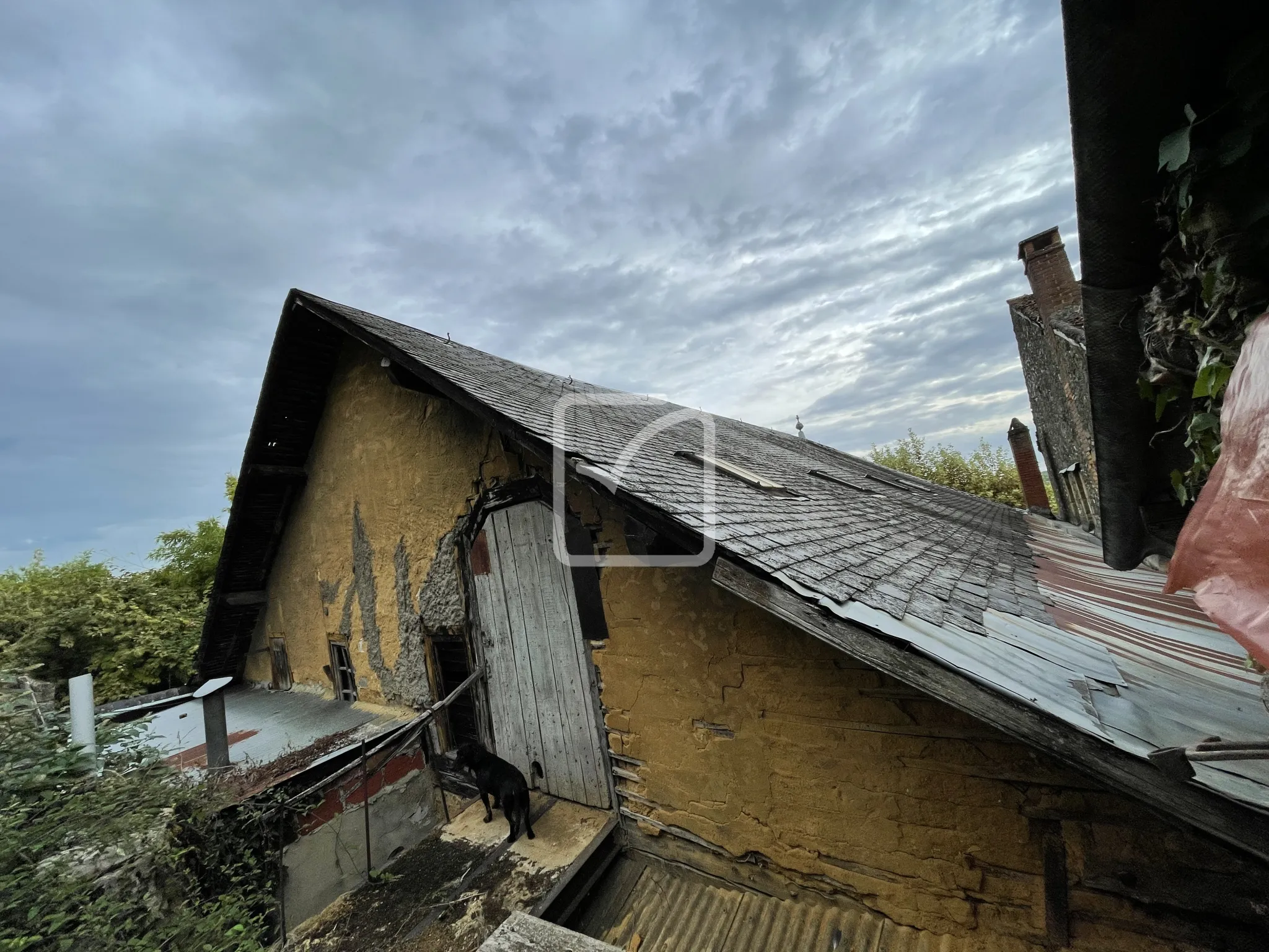 Ancien cinéma à Gourdon à réhabiliter sur 3 niveaux 