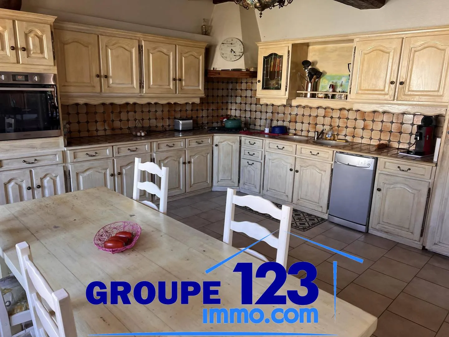 Maison familiale à Beaumont avec piscine - 220 m², 5 chambres 