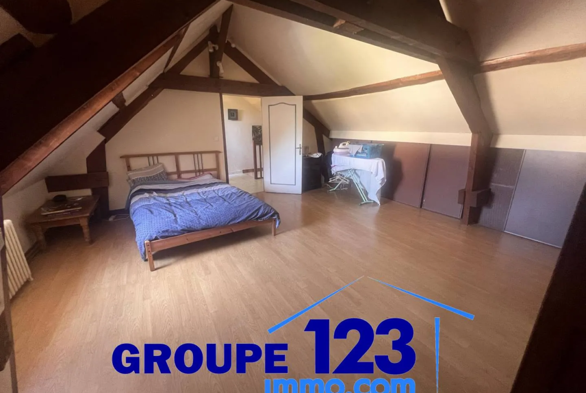 Maison familiale à Beaumont avec piscine - 220 m², 5 chambres 