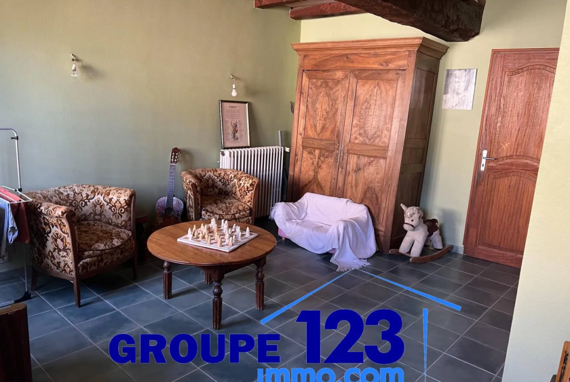 Maison familiale à Beaumont avec piscine - 220 m², 5 chambres 