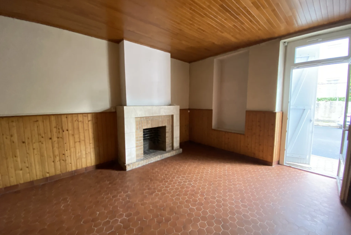 Maison de Village avec jardin à Langon, 4 chambres à vendre 