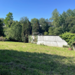 Terrain constructible 1703 m2 avec hangar à Uzerche