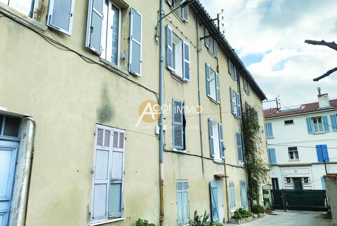 Appartement T2 à vendre, 43 m², quartier Saint Roch, Toulon 