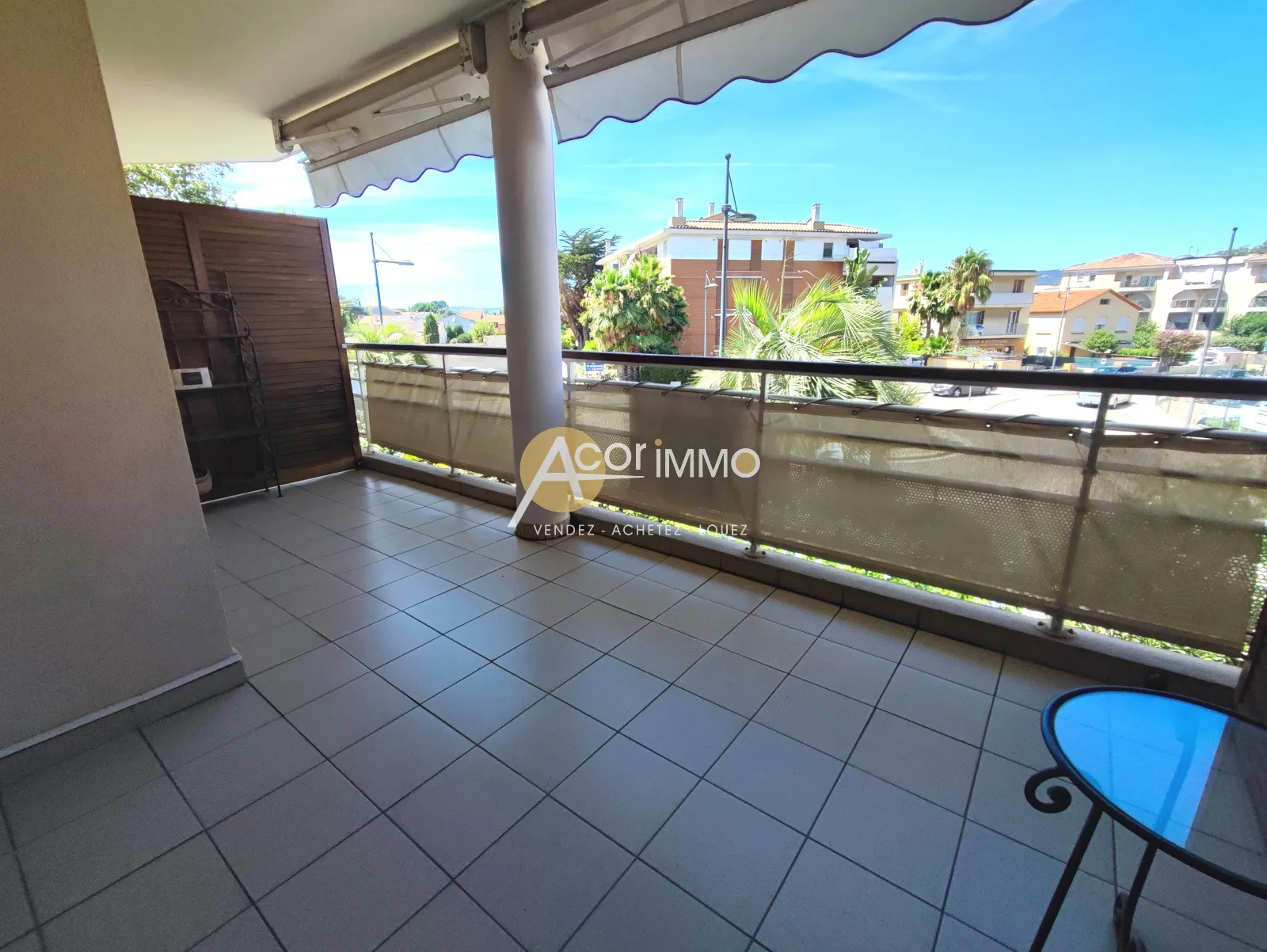 Appartement T2 avec Terrasse au Centre-Ville de Six Fours les Plages 