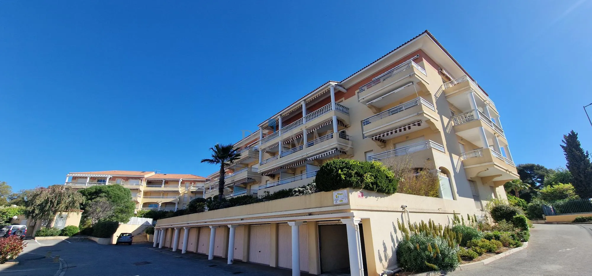 Vente Appartement 2 pièces avec vue mer à Boulouris, 249 000 € 