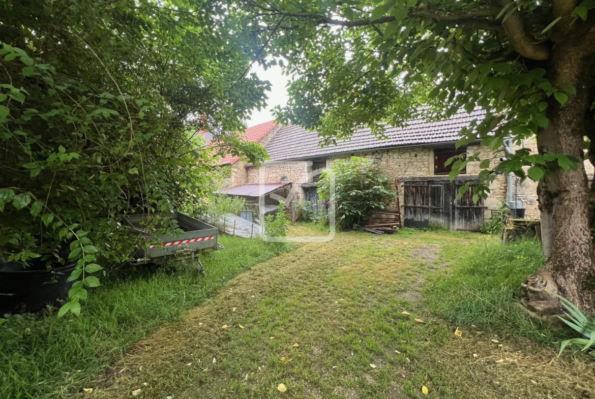 Maison de village en pierres à Cazoules à vendre 