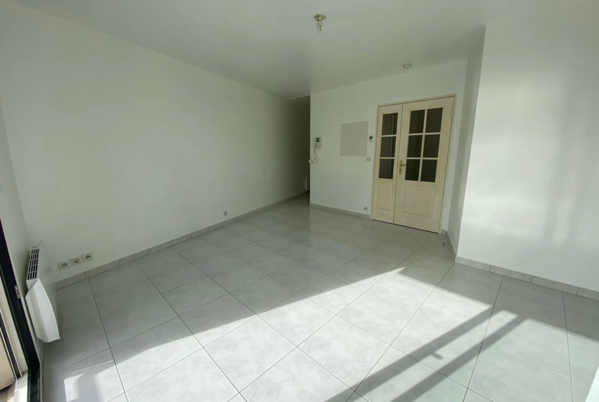 À vendre : Studio rénové de 33 m² à Morangis 