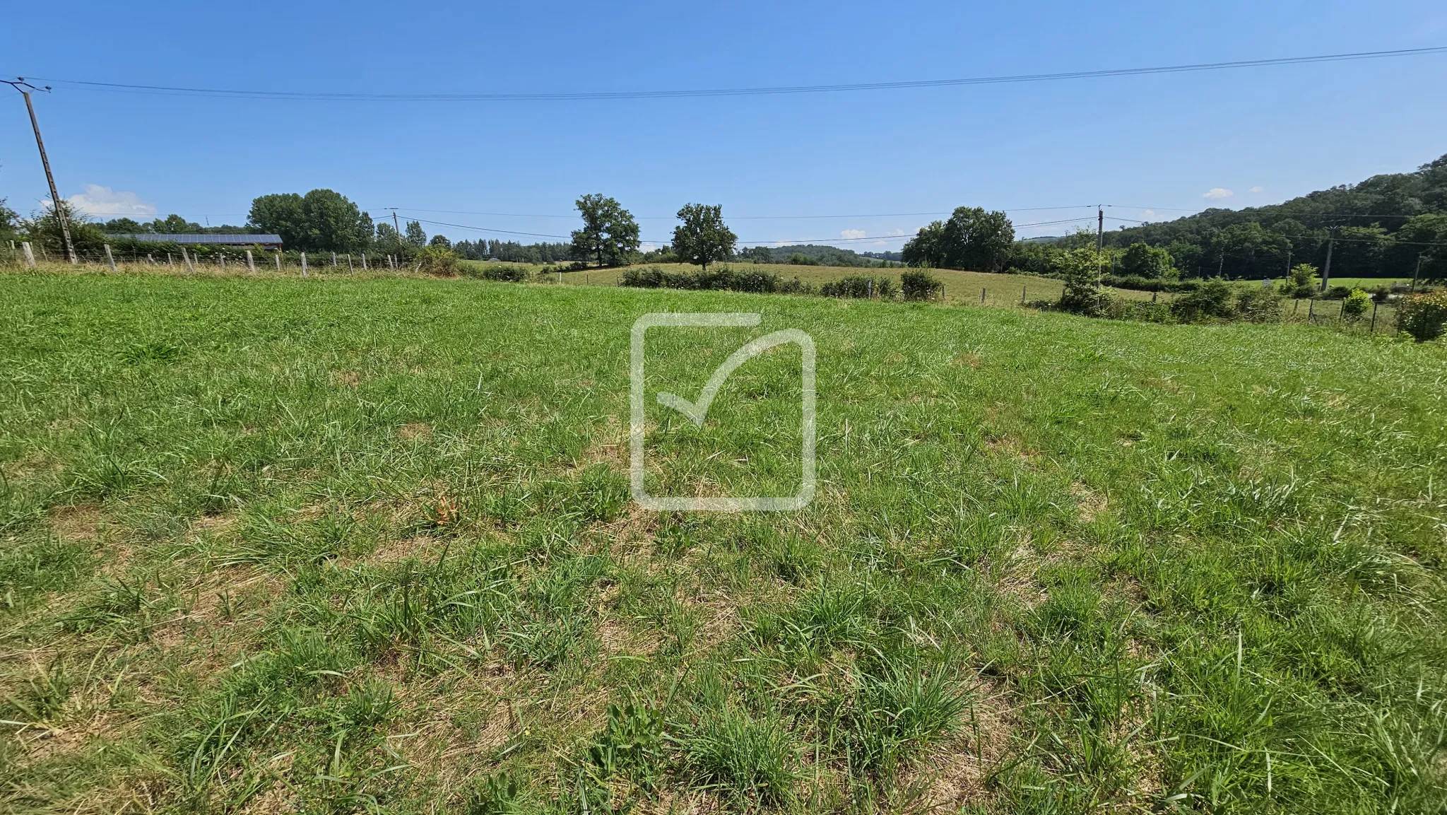 Terrain constructible de 1200 m² à Mansac à vendre 