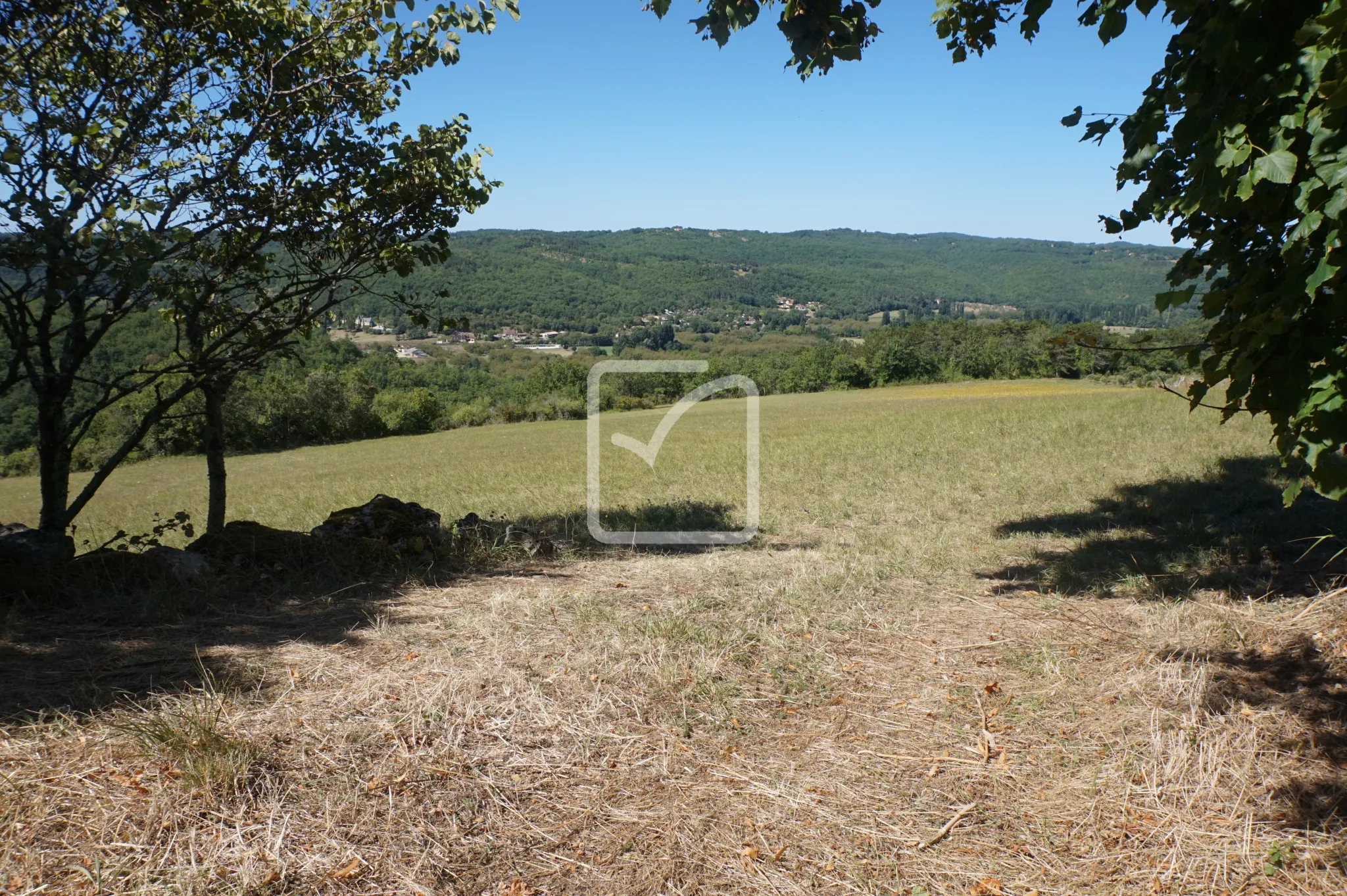 Terrain exceptionnel de 30 971 m² au cœur du Périgord Noir 