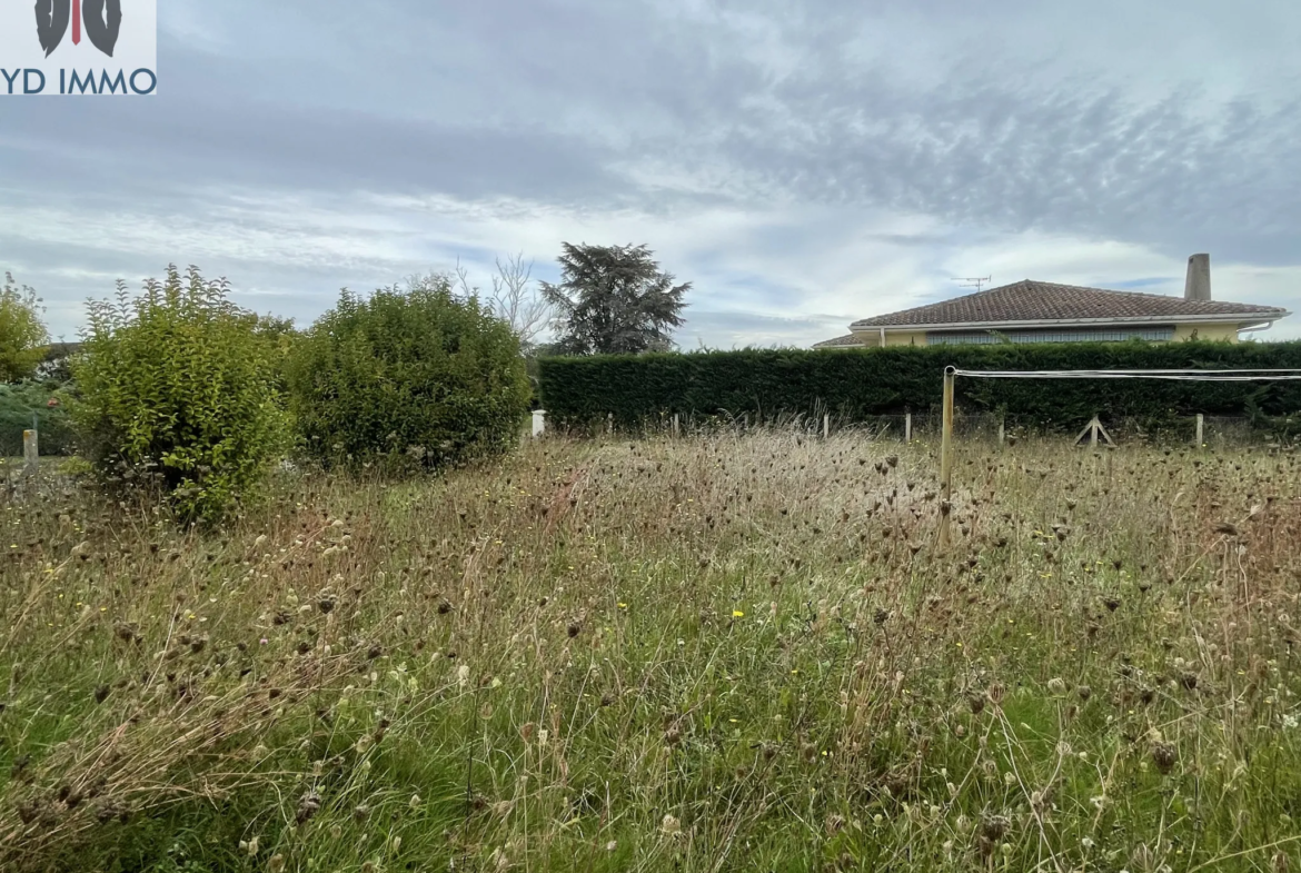 Maison à rénover à Cadillac - Grand jardin et proche des commodités 