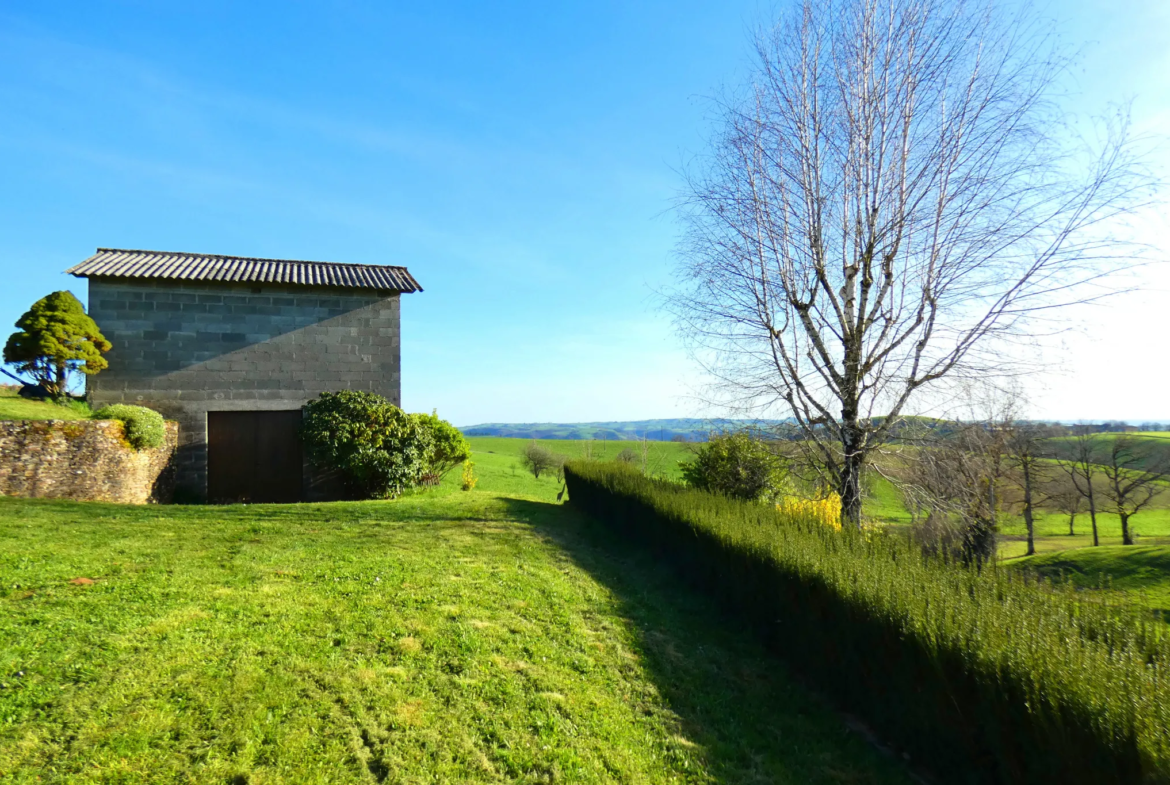 À vendre : Maison Auvergnate en Pierre à Aurillac 