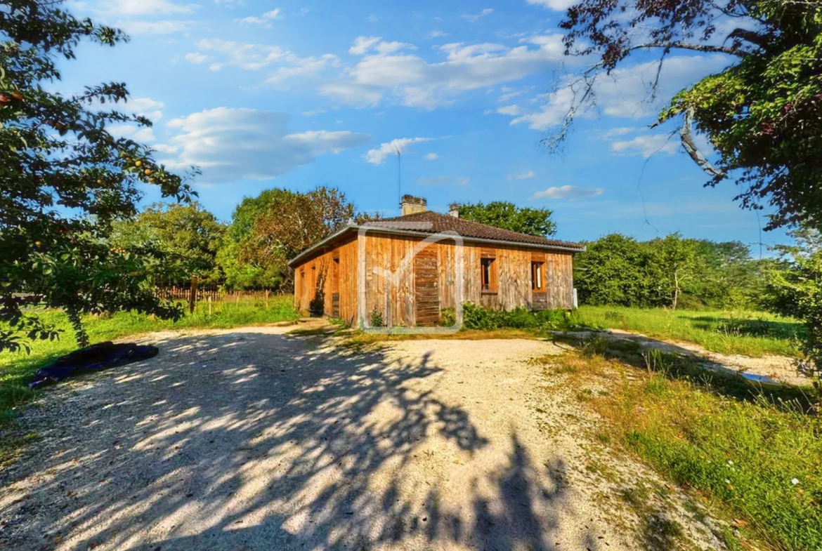 Pavillon exclusif proche de Gourdon avec 12 000 m² de terrain à vendre 