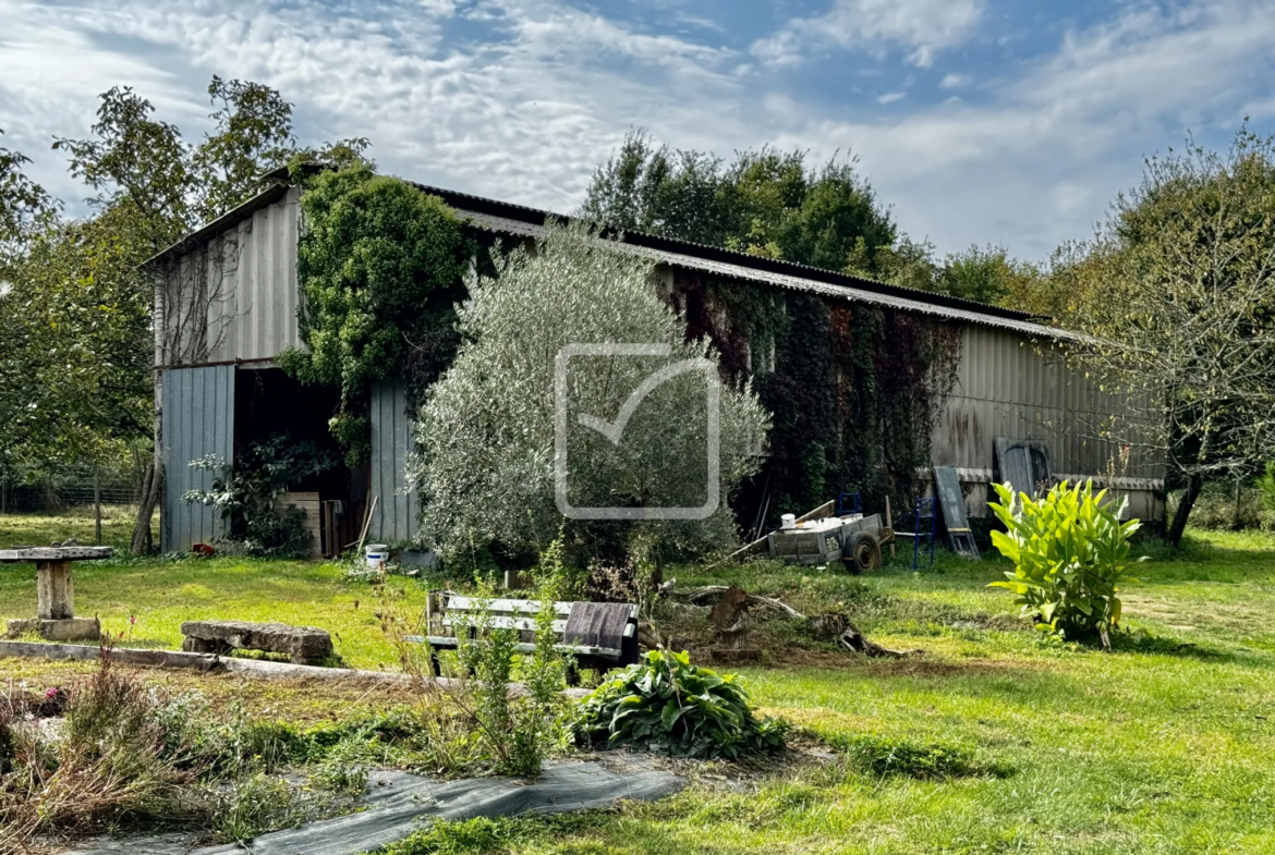 Pavillon exclusif proche de Gourdon avec 12 000 m² de terrain à vendre 