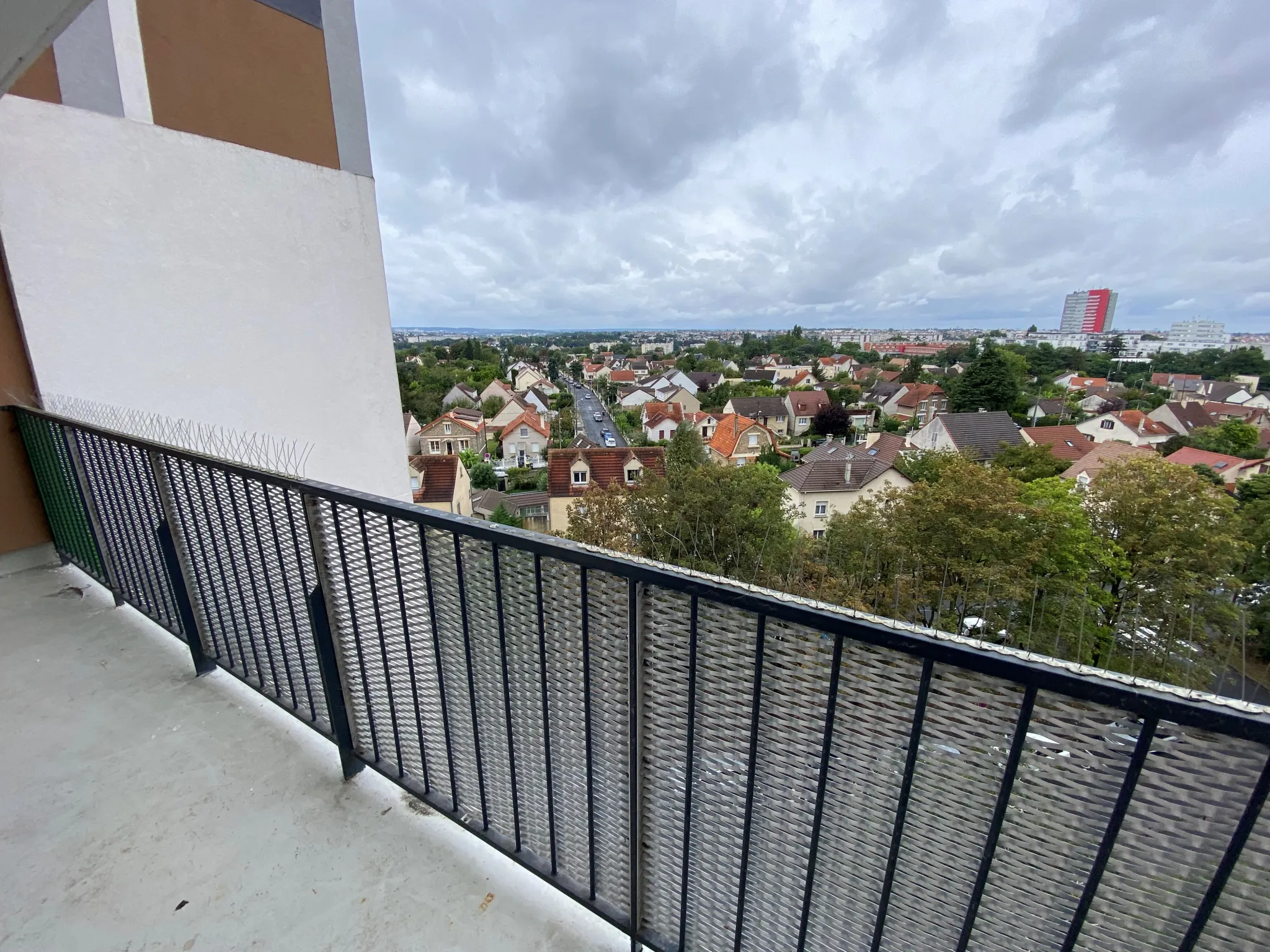 À vendre : Appartement T2 lumineux à Viry-Châtillon avec vue sur la tour Eiffel 