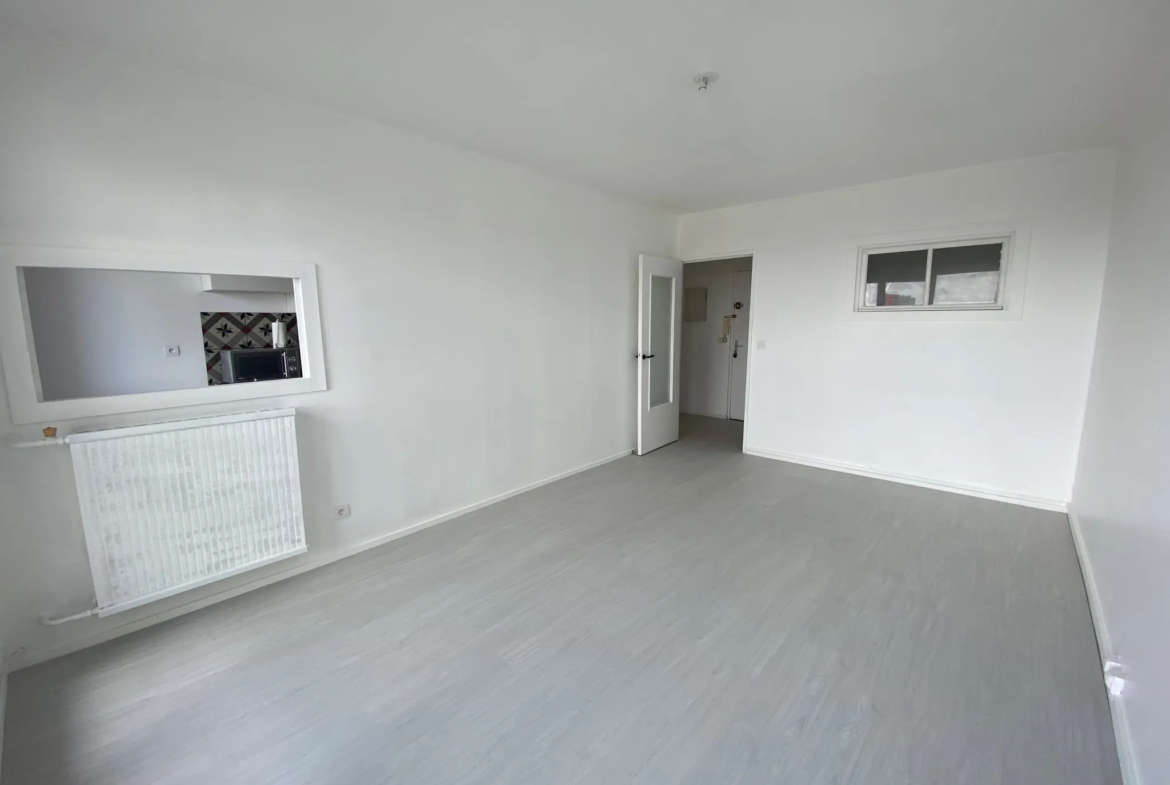 À vendre : Appartement T2 lumineux à Viry-Châtillon avec vue sur la tour Eiffel 